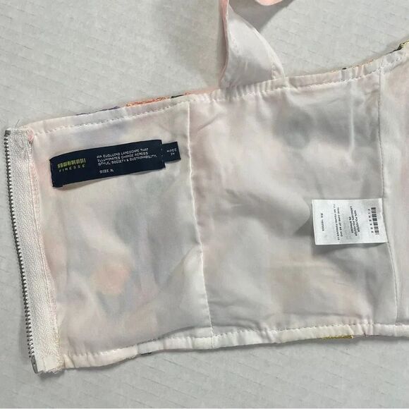 Floral Applique Sleeveless blouse. Embroidered flowers peach pink yellow daisies - Picture 9 of 16